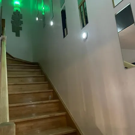 Quarto em Acomodações Particulares Agreable Avec Jacuzzi *